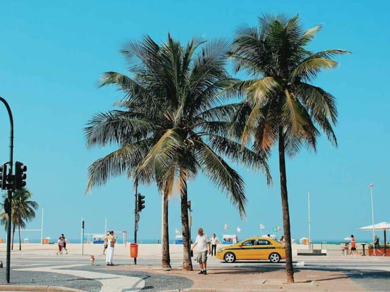 Seguro de viaje a Brasil para visitar Copacabana